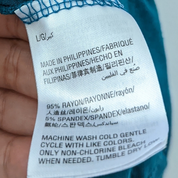 JM Collection Sz Large Teal Shoulder Cutout Top - Picture 2 of 4